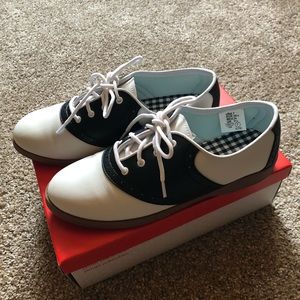 Black and white Predictions sneakers size 7